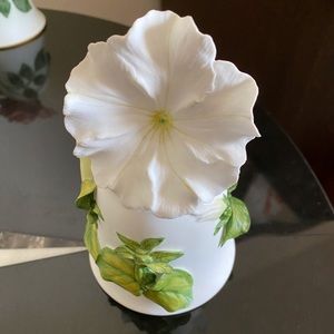 🔔☀️Franklin Mint JeanneHolgate WHITE CASCADE BELL